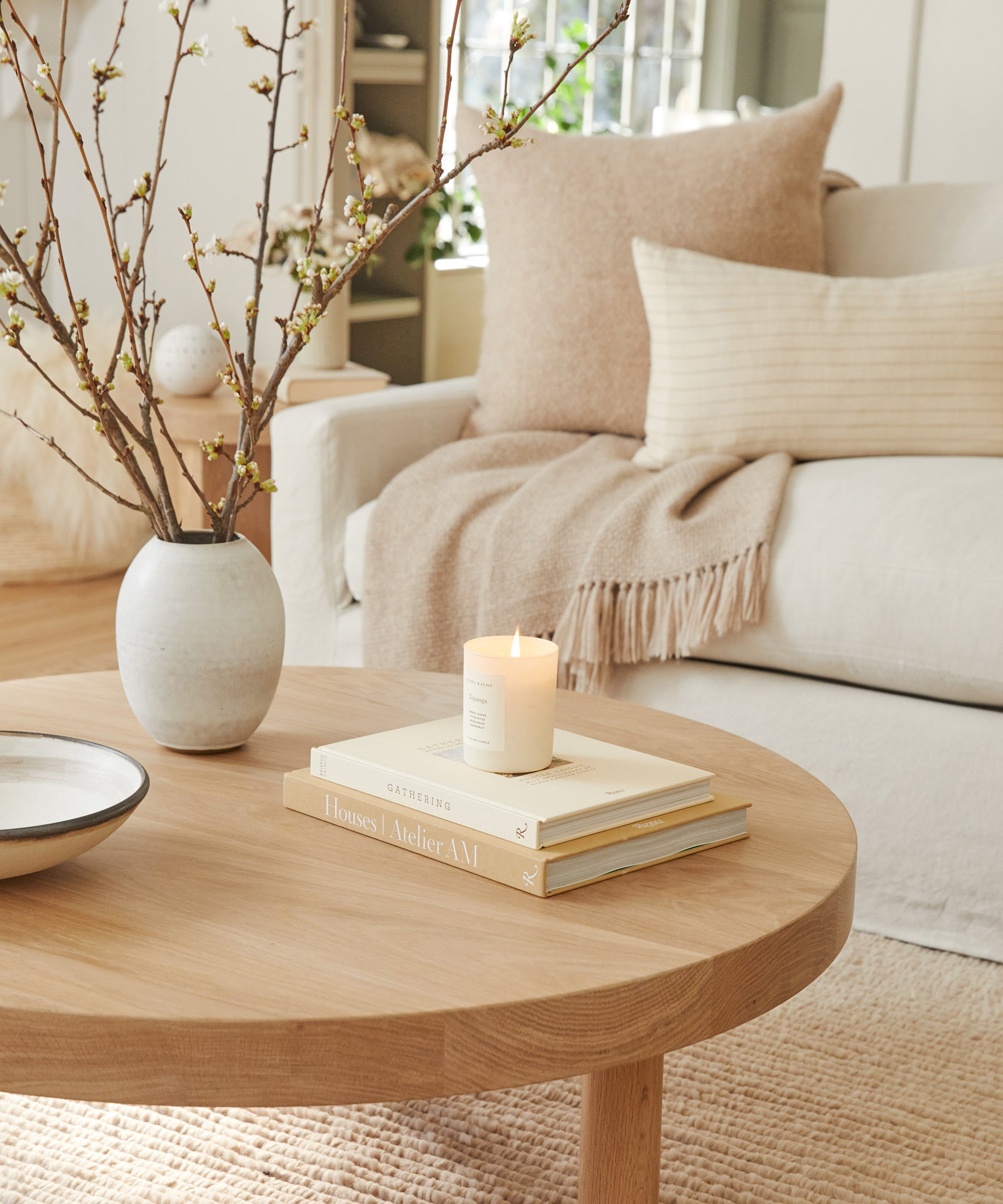 3 Interior Designers on the Art of Coffee Table Style – Jenni Kayne