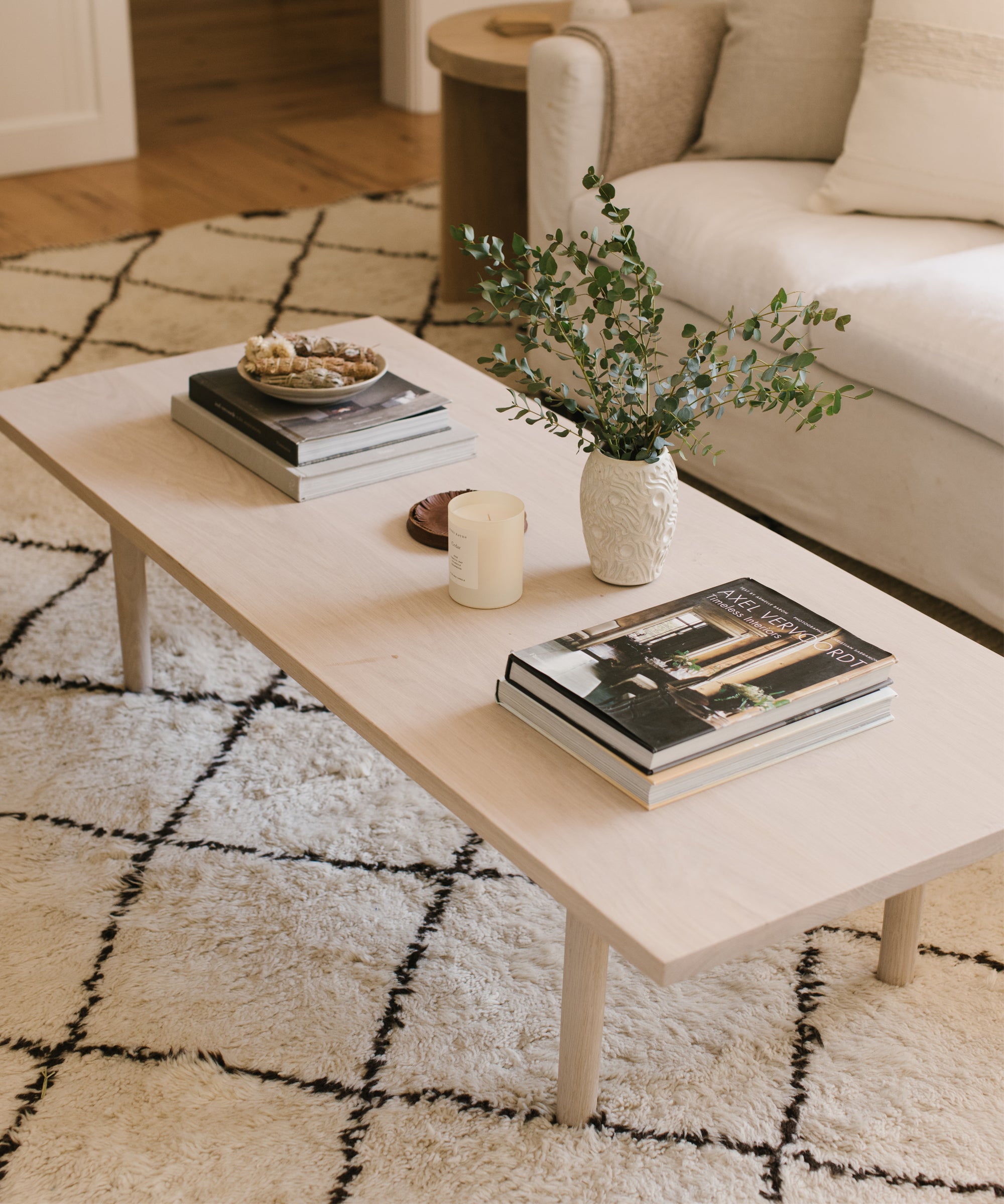 Mastering the Art of Styling Your Coffee Table – Jenni Kayne