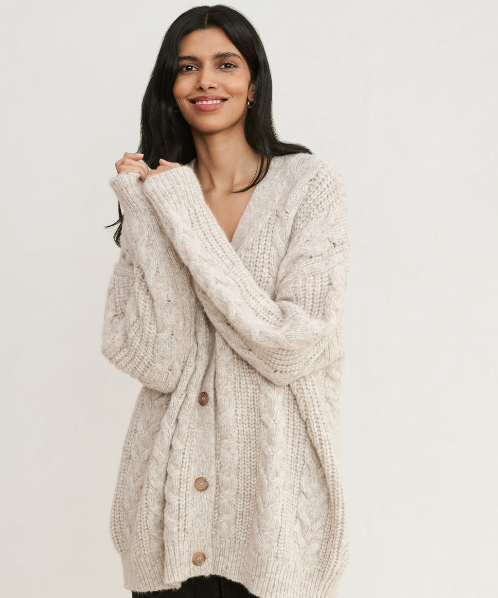 ARGUE WOOL CABLE WIDE KNIT CARDIGAN