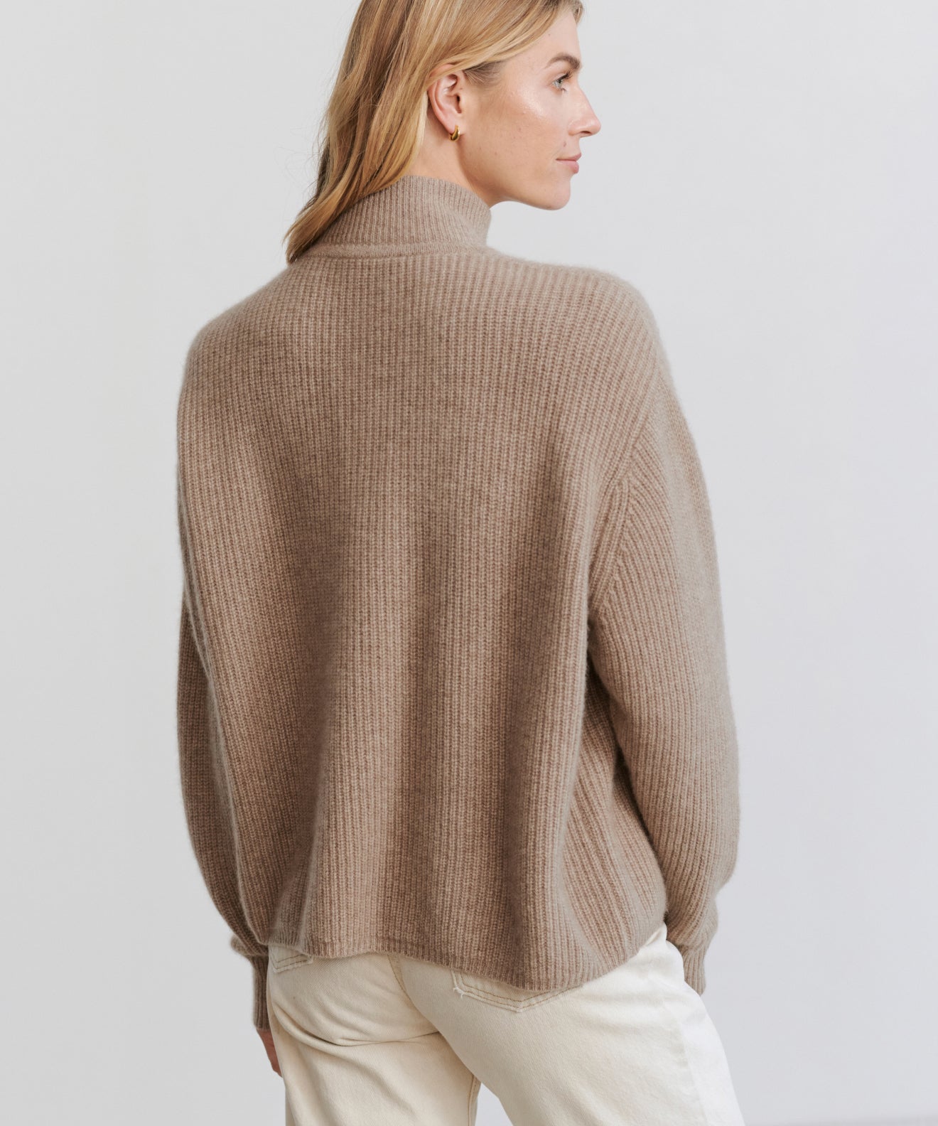 Kashwere Unisex Solid Kash Comfort Half Zip Pullover in Crème