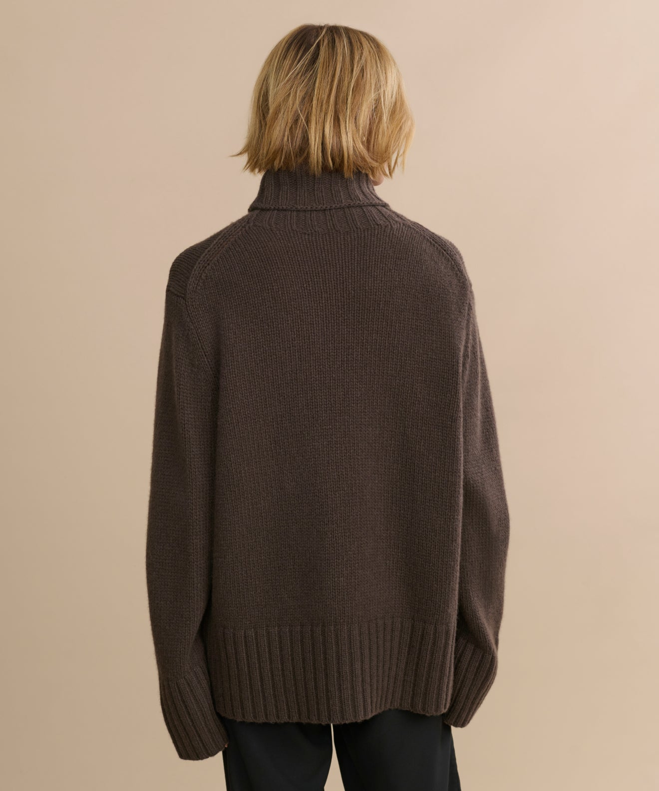 Cashmere Jet Turtleneck | Jenni Kayne
