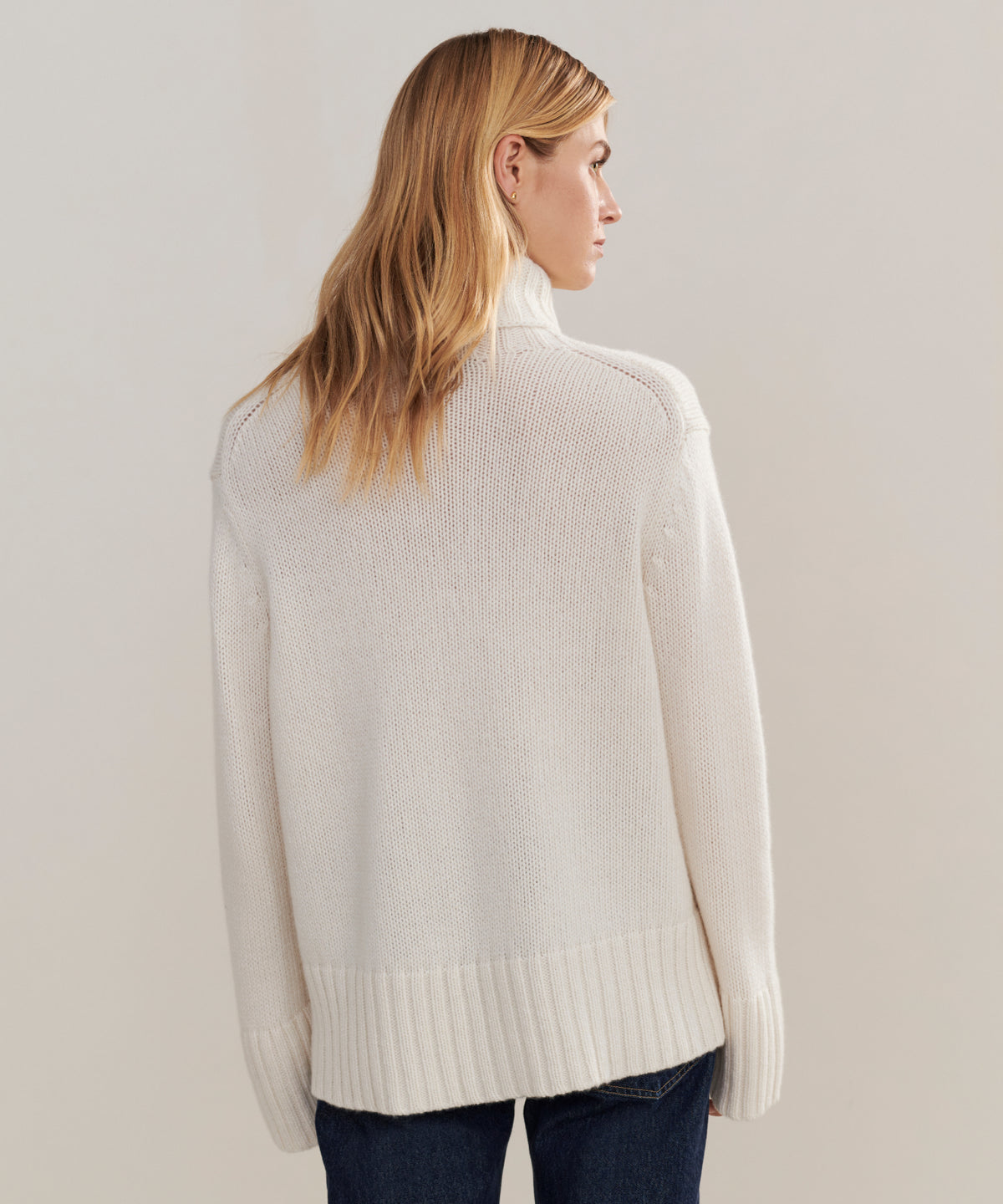 Cashmere Jet Turtleneck | Jenni Kayne