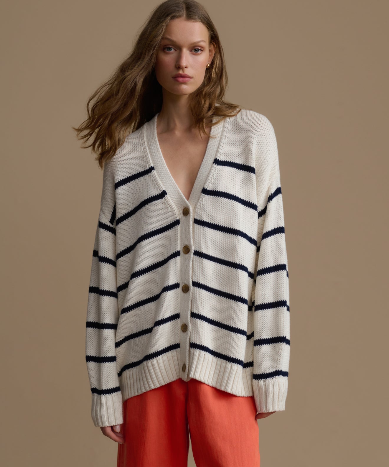Chloe カシミヤ 100% カーディガン ライトブルー ウエストリボン Chloe カシミヤ 100% カーディガン ライトブルー ウエストリボン