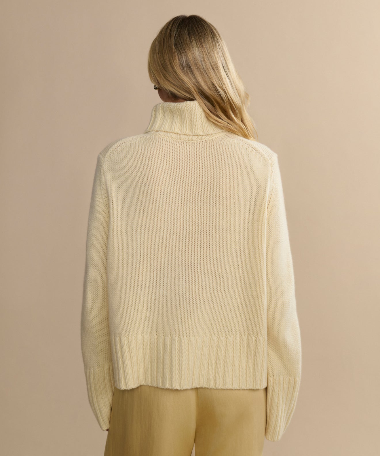 Cropped Cashmere Jet Turtleneck | Jenni Kayne