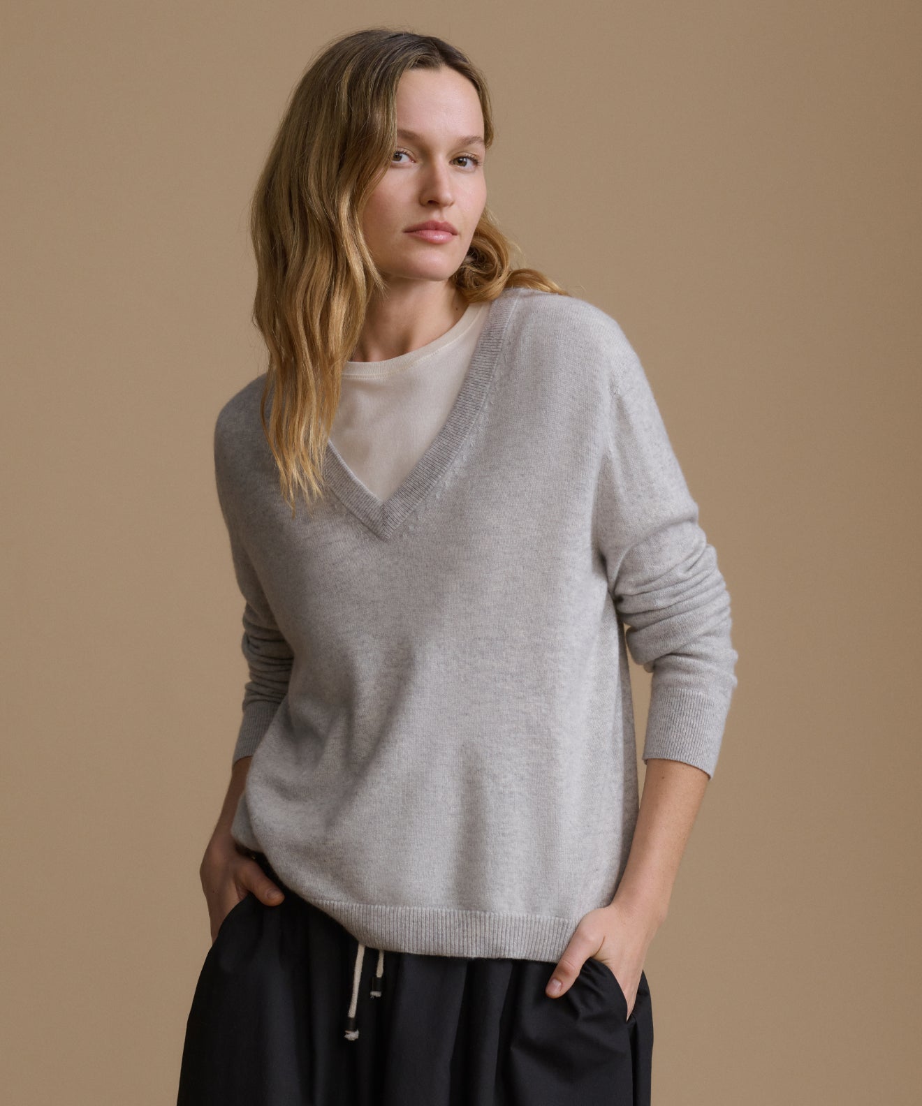 flynn-cashmere-sweater-grey.