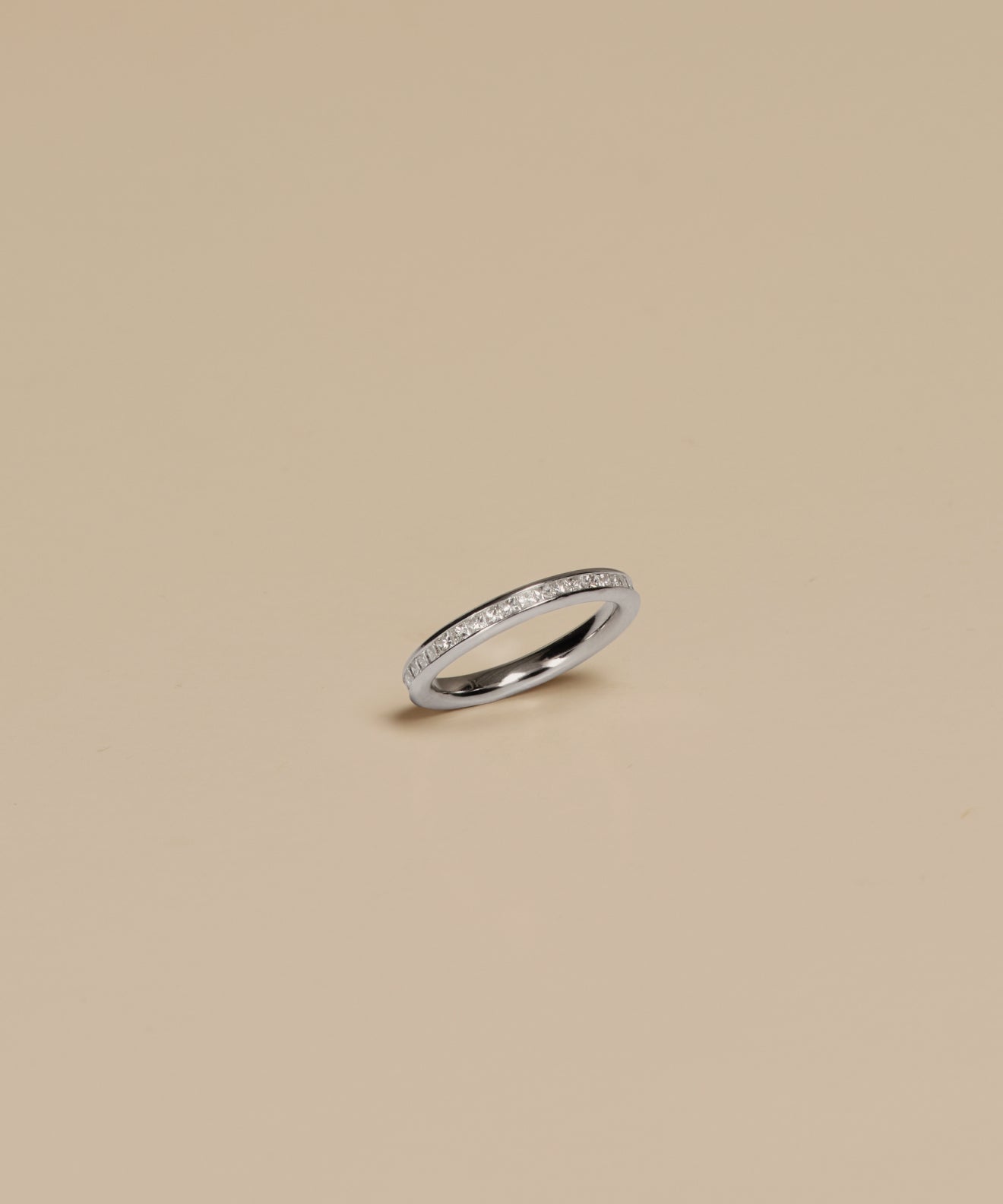 iris-eternity-band-white-gold.