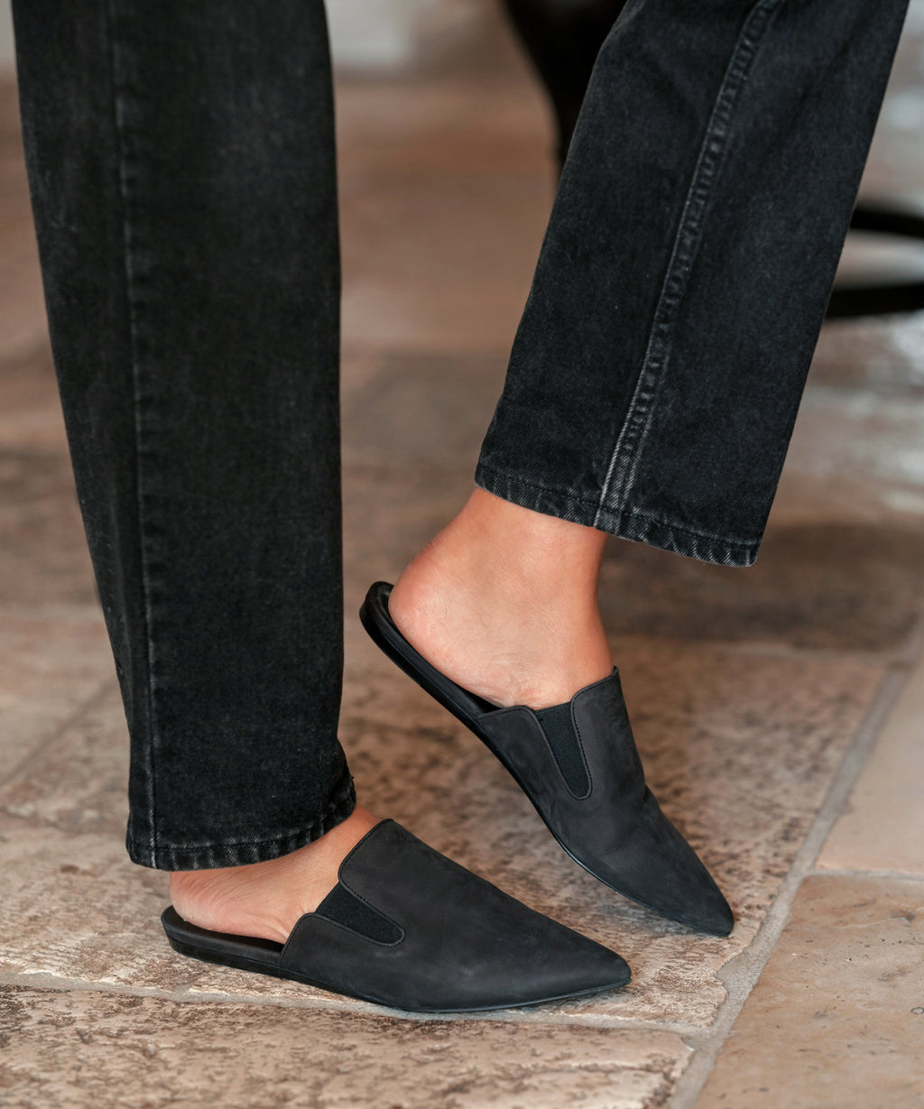 Jenni Kayne Women's Oiled Leather Kitten Heel Mule Size 40